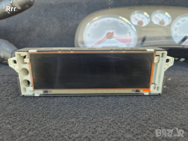 Продавам 12 пинов дисплей пежо ситроен 