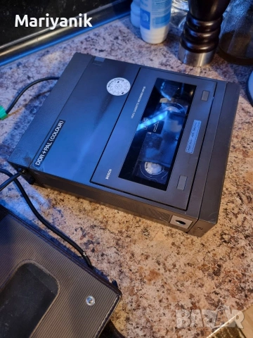 Bosh VRC 30 VHS recorder , снимка 3 - Плейъри, домашно кино, прожектори - 53245812