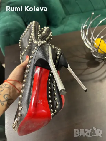 Страхотни дамски боти с капси, снимка 4 - Дамски боти - 48048896