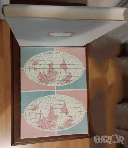 Атлас на света-старо немско издание 1962г - 320стр., снимка 3 - Колекции - 53079144