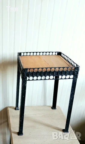 Ковано желязо масичка и свещник, снимка 3 - Антикварни и старинни предмети - 50714986