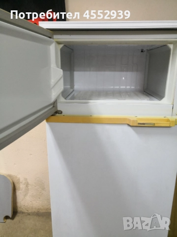Хладилник с горна камера, снимка 3 - Хладилници - 52249472