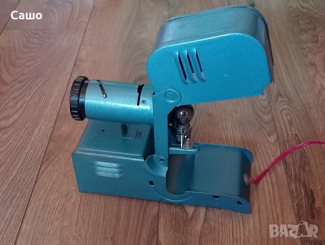 Прожекционен апарат , снимка 3 - Антикварни и старинни предмети - 52296409