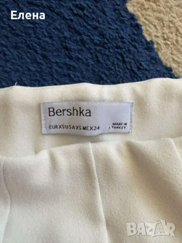 Бяла Къса Пола Bershka, снимка 3 - Поли - 49246841