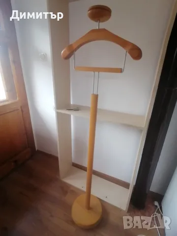 Стоящи закачалки за дрехи