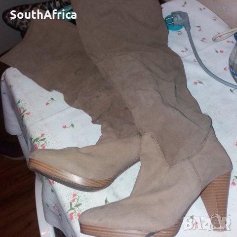 Велурени чизми