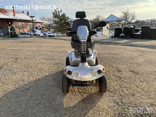 Скутер за трудно подвижни хора или инвалиди