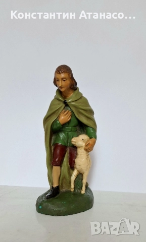 Стара гипсова фигурка 