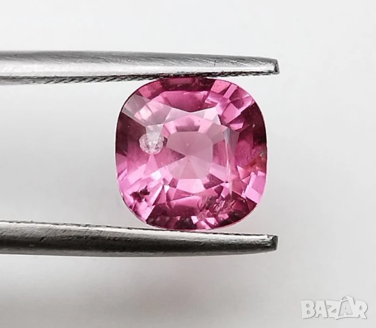 Изключителен шпинел в интензивен розов цвят и тегло 1.71кт.! Нов!, снимка 4 - Други - 47509333