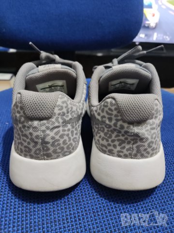 маратонки Nike Tanjun Print, снимка 3 - Маратонки - 40776106