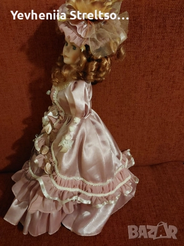 Фарфоровая кукла в розовом платье,шляпе и зонтиком, снимка 4 - Кукли - 52849756