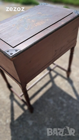 Ретро кутия на крака шведска, снимка 9 - Шкафове - 54120742