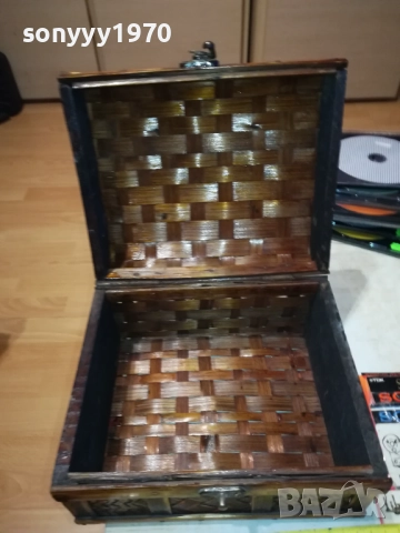 ПЛЕТЕНА РЕТРО КУТИЯ ЗА КОЛЕКЦИЯ 0509250942LCHERY, снимка 12 - Антикварни и старинни предмети - 51612130