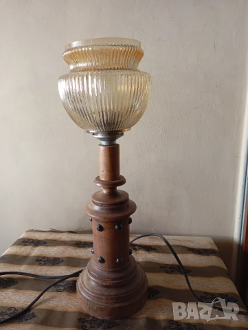 Стара настолна лампа