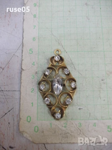 Висулка с камъни