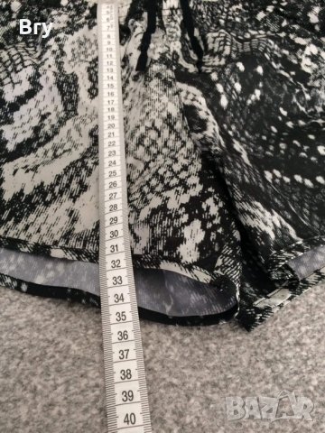 Шорти Nike snake , снимка 9 - Къси панталони и бермуди - 37590058