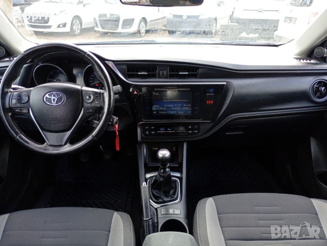 TOYOTA AURIS 1.6 D4D, снимка 14 - Автомобили и джипове - 54113017
