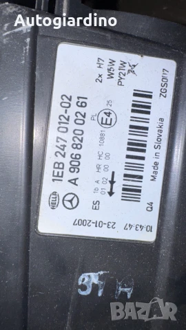 Оригинални Фарове зa Mercedes Sprinter -  A9068200261 / 1EB247012-02, снимка 2 - Части - 51155338