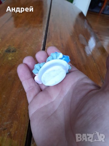 Стар порцеланов сувенир, снимка 6 - Други ценни предмети - 34916835