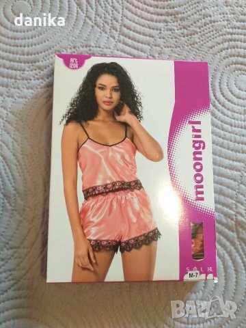 Дамска сатенена пижама S / М , М