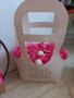 Налична подаръчна кутия чантичка със сапунени рози 