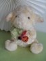 Плюшена овца с калинка - нова, идея за пролетен подарък, снимка 1 - Плюшени играчки - 31229839