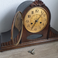 	Настолен каминен механичен часовник , снимка 2 - Антикварни и старинни предмети - 44760372