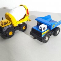 Метални колички - камион и миксер Maisto 15 см, снимка 1 - Колекции - 38968026