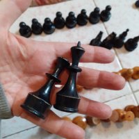7 см цар. стари фигури за шах 32 бр. дърво, снимка 2 - Шах и табла - 34369387