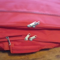 сак чанта червена с презрамка, стабилна и надеждна, снимка 2 - Сакове - 33782666