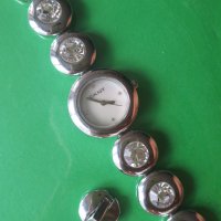 DKNY часовник с камъни Swarovski, снимка 9 - Дамски - 30402306