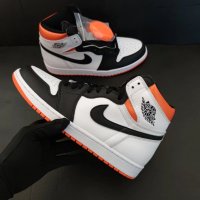 Nike Air Jordan 1 High Electro Orange Размер 42 Номер Нови Оригинални Обувки Кецове Мъжки Дамски Бял, снимка 2 - Кецове - 38584748