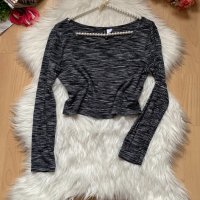 Къса блуза Н&М, снимка 1 - Блузи с дълъг ръкав и пуловери - 31802624