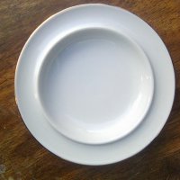 Стара съветска порцеланова чиния за десерт Дулево с позлатен кант, снимка 1 - Други ценни предмети - 39515165