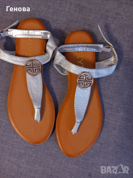 Дамски сребристи сандали номер 36, снимка 1