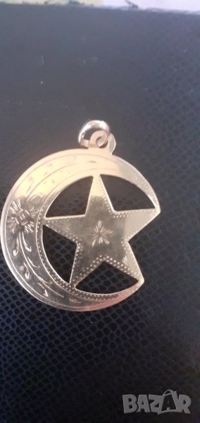 Медальон полумесец златен , снимка 1