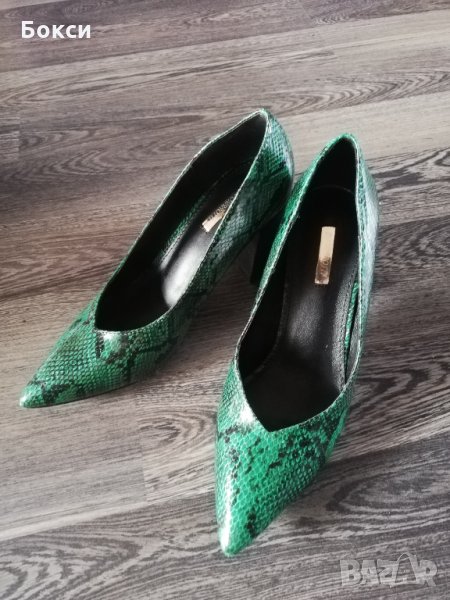 Обувки на ток в змийски принт , снимка 1
