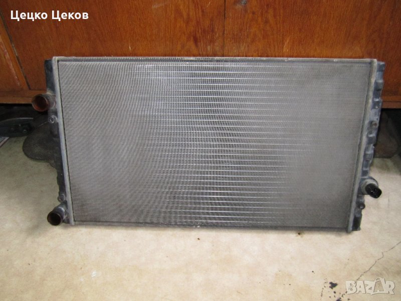 Радиатор за Фолксваген Венто, снимка 1