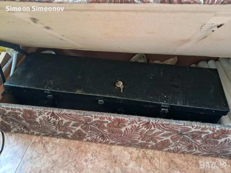 Продавам метална каса за ловно и нарезно оръжие, снимка 1