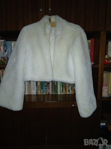 Официална бяла наметка с ръкави, снимка 1