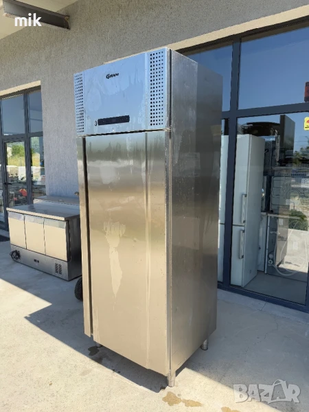 Професионален хладилник Gram 215 см , снимка 1