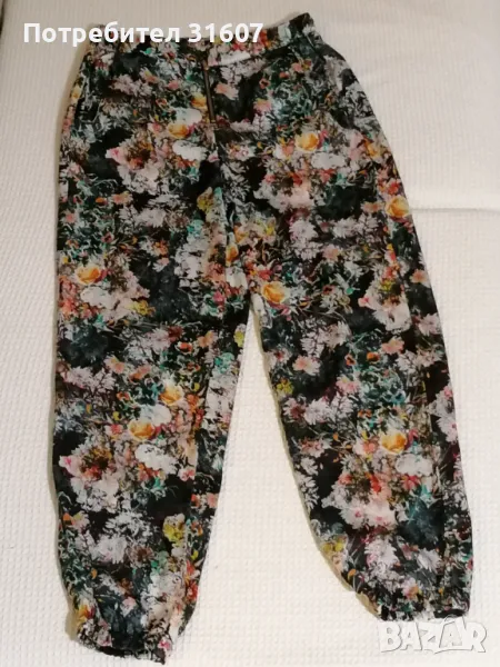 Сатенен панталон във флорални мотиви, снимка 1