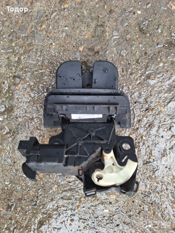 Брава за заден капак Ауди, снимка 1