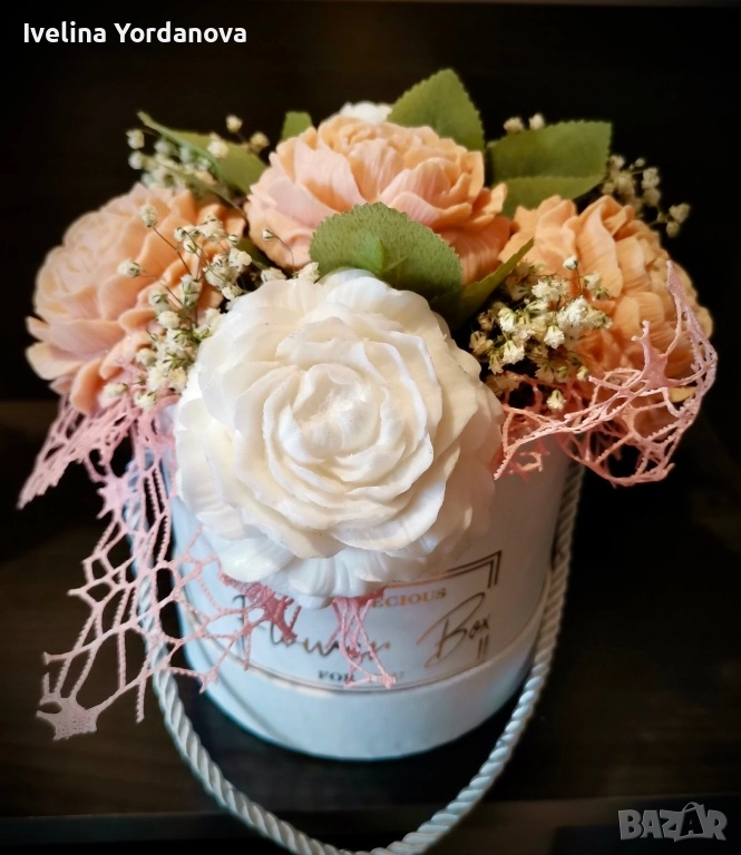 Аранжировка от сапунени цветя, снимка 1