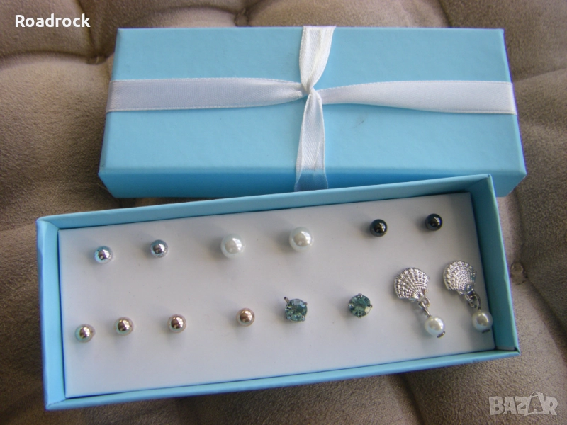 Комплект от 7 чифта обеци AVON, снимка 1