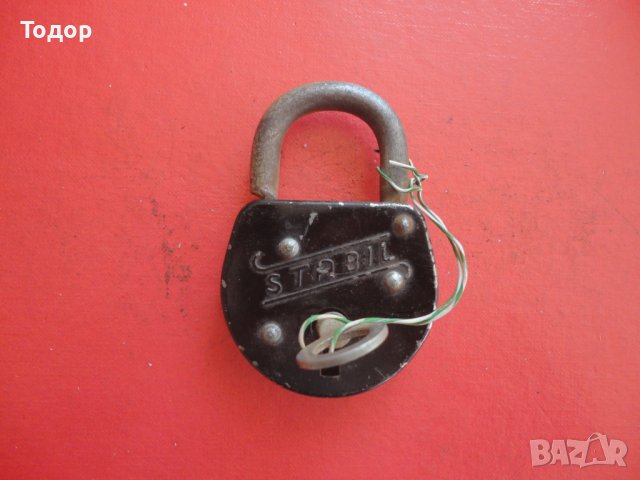 Голям немски катинар Stabil с ключ ключе  , снимка 7 - Други ценни предмети - 42190866