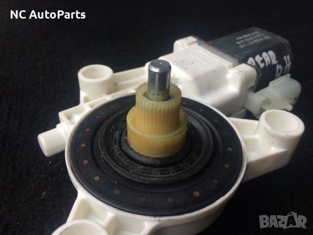 Задна дясна врата мотор за Chrysler Крайслер SEBRING JS BOSCH 0130822329 2009, снимка 2 - Части - 42731993