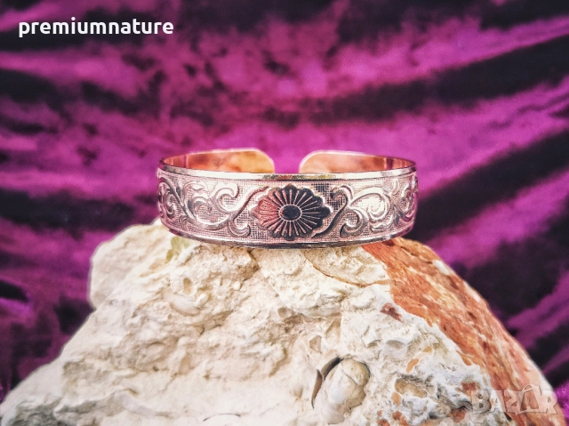 ○ Медна гривна ○