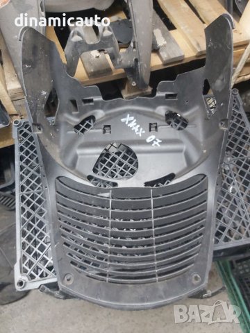 Пластмаса пред радиатор Yamaha X-max 2010г.