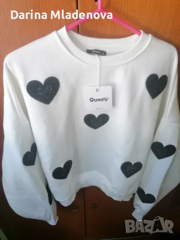 Дамска ватирана блузка с черни сърца